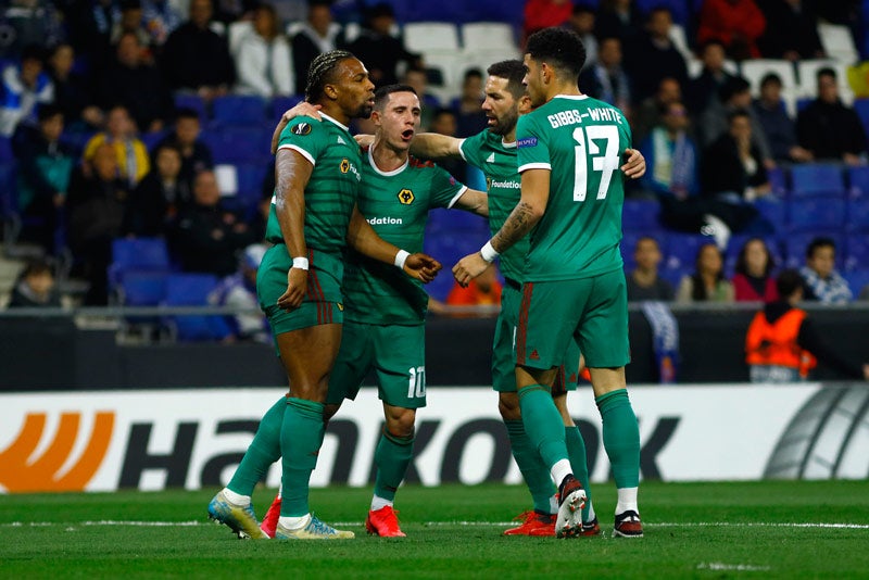 Jugadores de Wolves festejan un gol ante Espanyol