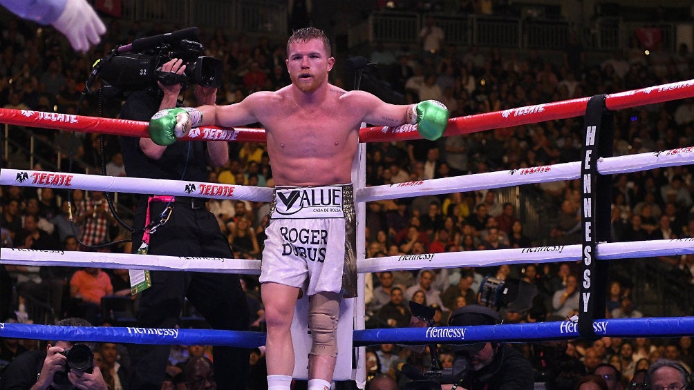 Saúl Álvarez durante la pelea ante Daniel Jacobs