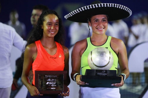 Leylah Fernández y la campeona del Abierto de Acapulco