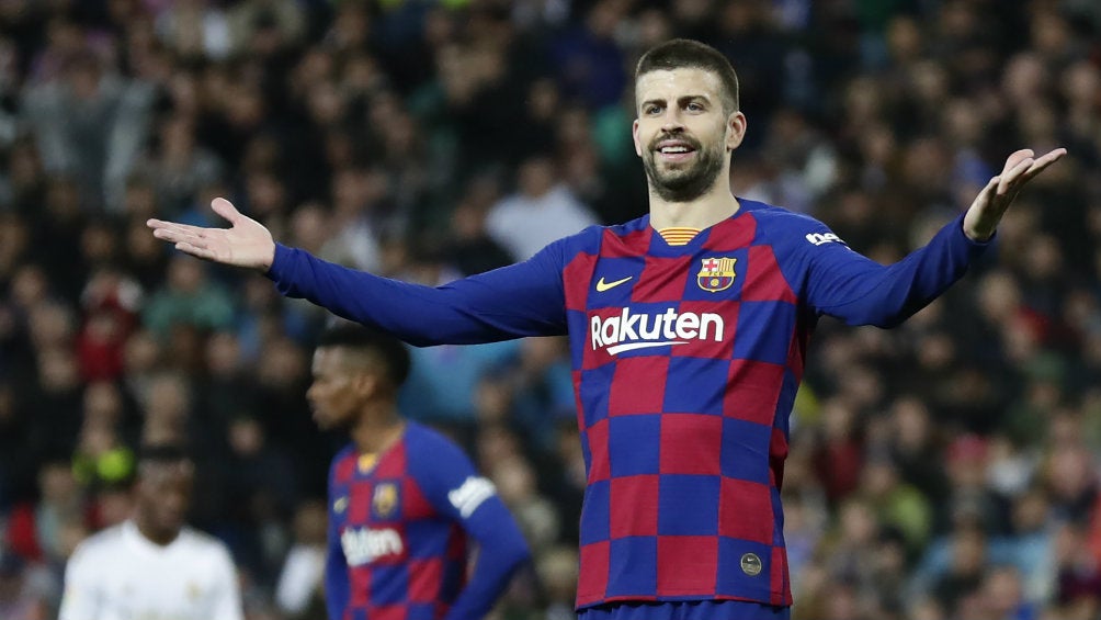 Piqué durante un partido del Barcelona