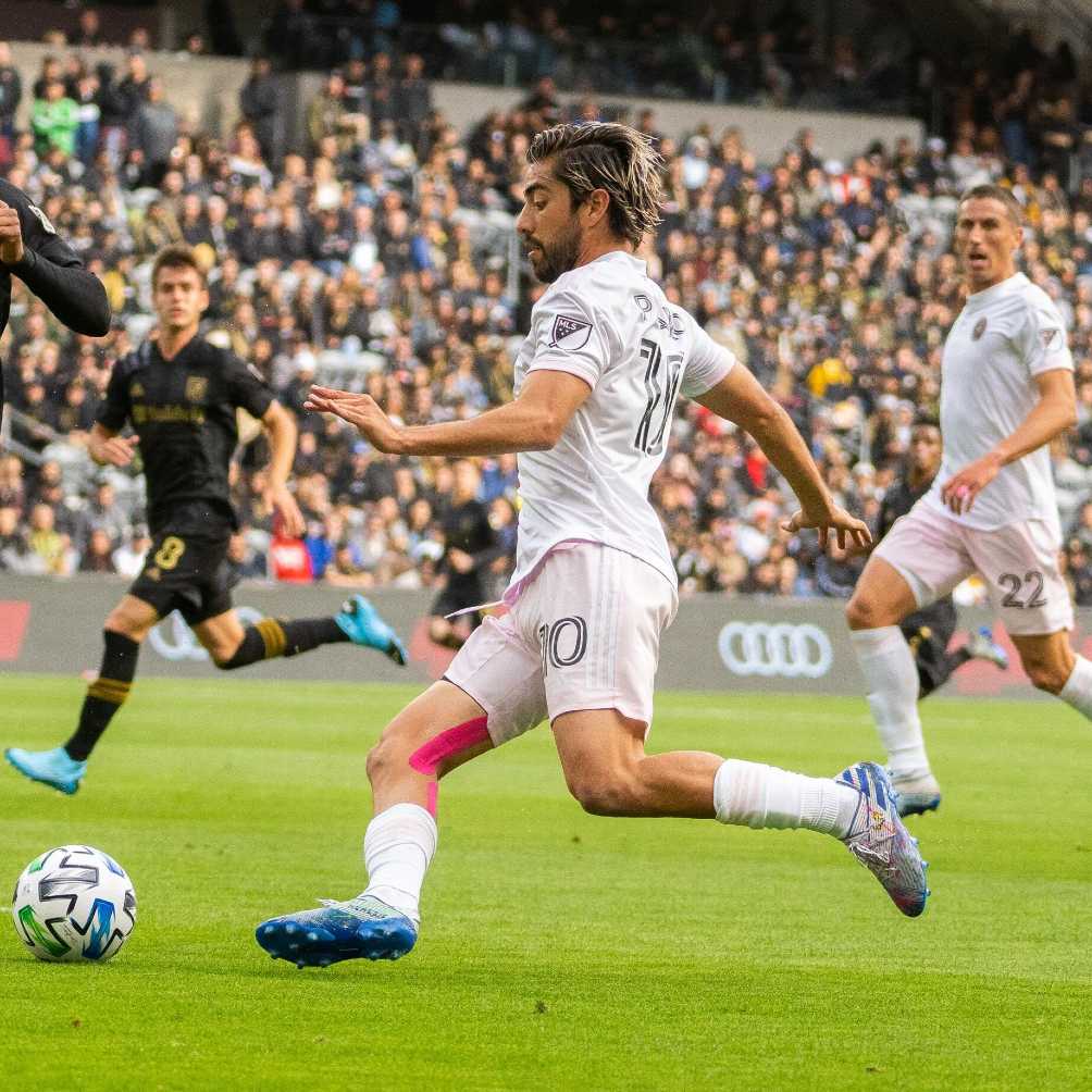 Rodolfo Pizarro en su debut con Miami