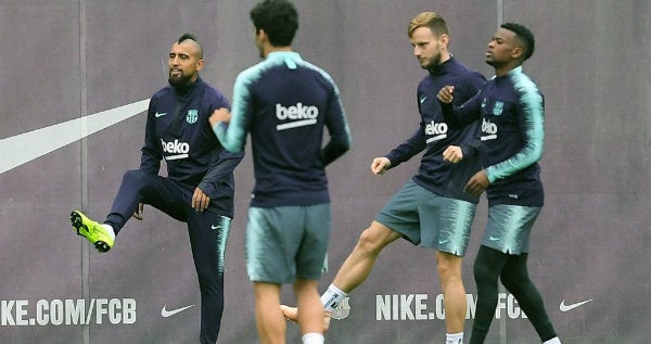 Vidal, Rakitic y Semedo en acción con Barcelona