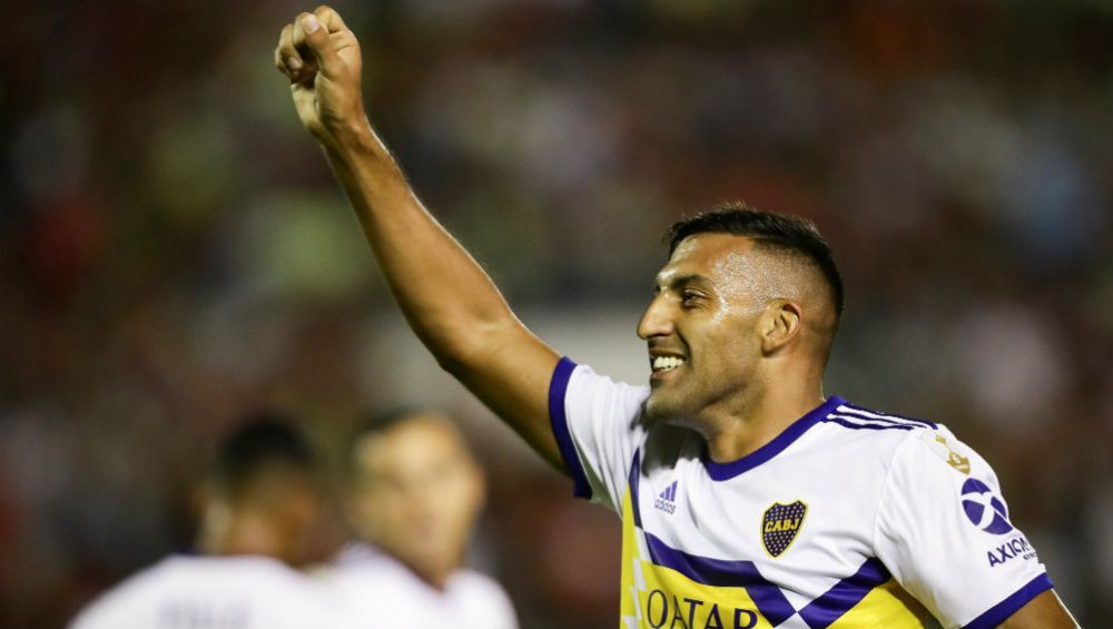 Wanchope Ábila celebrando una anotación con Boca