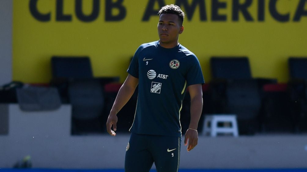 Roger Martínez, en un entrenamiento del América