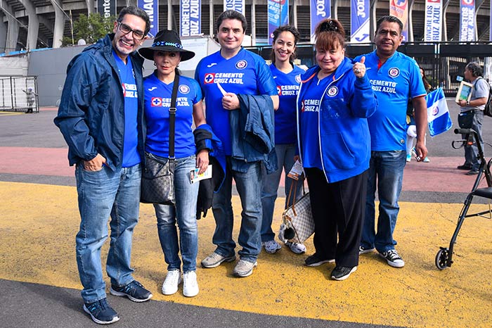 Aficionados de Cruz Azul, previo a un partido