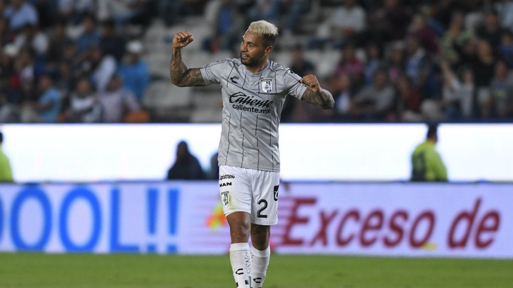 Velázquez celebra el empate de último minuto ante Pachuca 