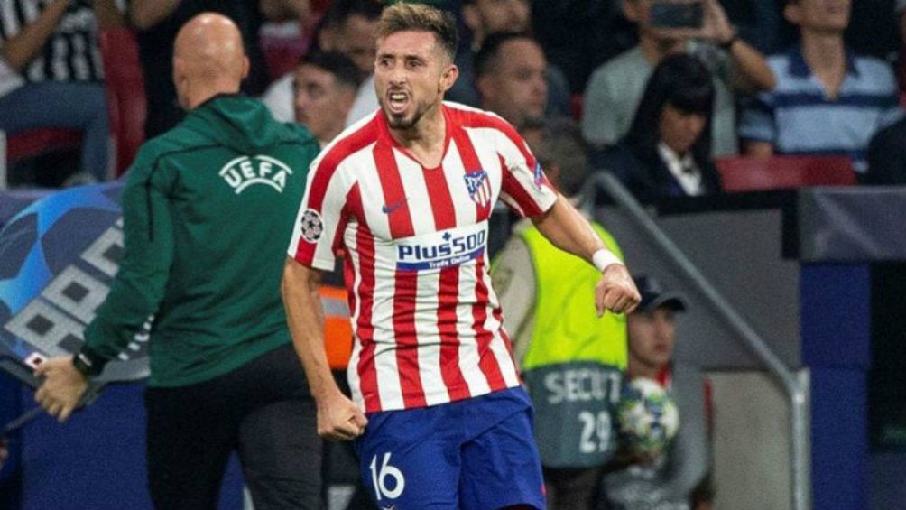 Héctor Herrera celebra una anotación con el Atlético