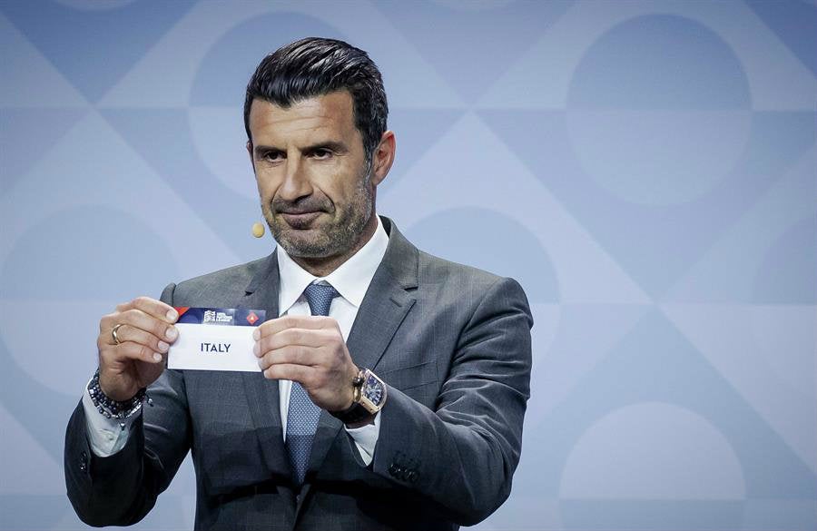 Luis figo en el sorteo de la UEFA Nations League