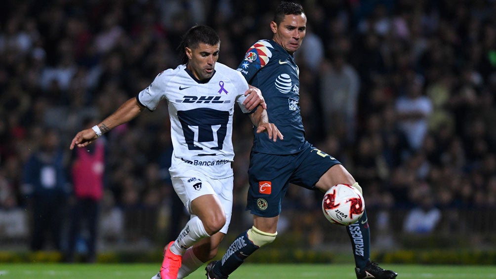 Paul Aguilar durante el duelo en Ciudad Universitaria 