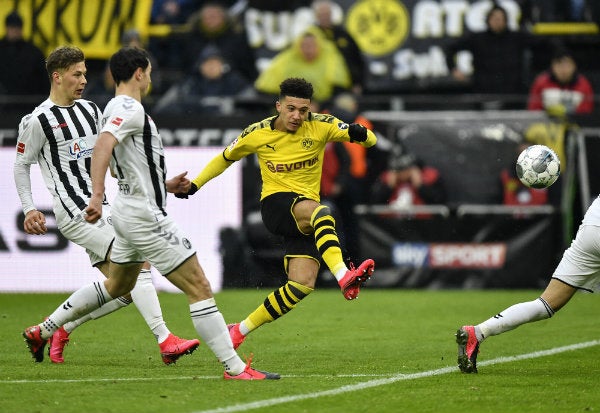 Sancho en acción ante Mönchengladbach