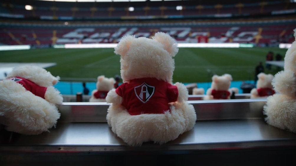 Peluches en el Estadio Jalisco