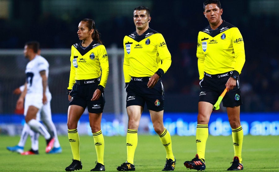 Enedina Caudillo durante el partido entre Pumas y América