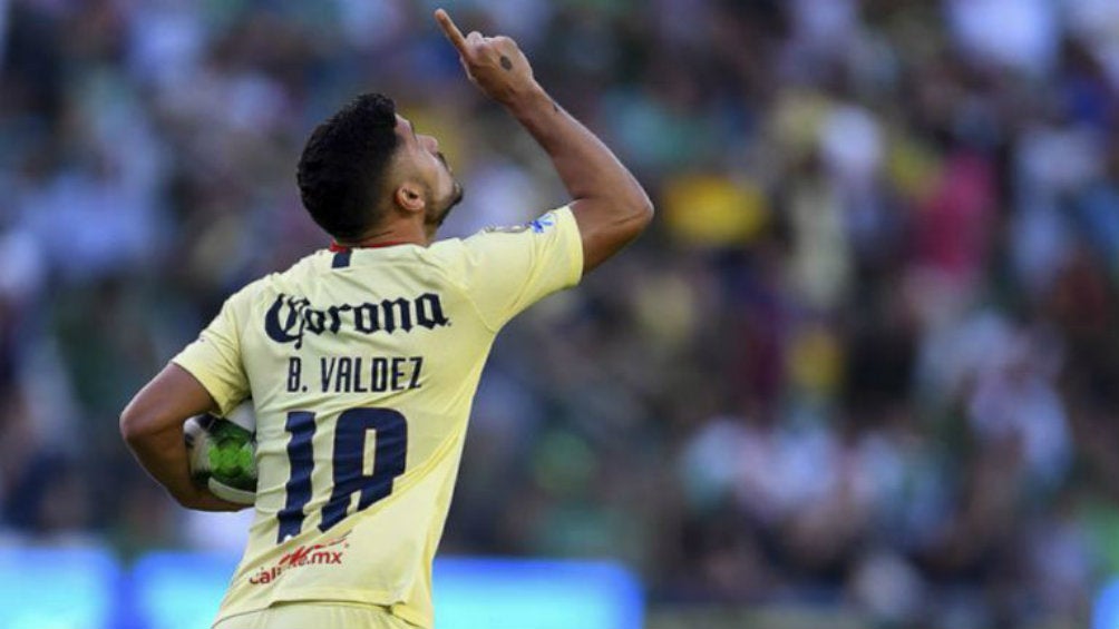 Bruno Valdez celebra gol contra Pumas