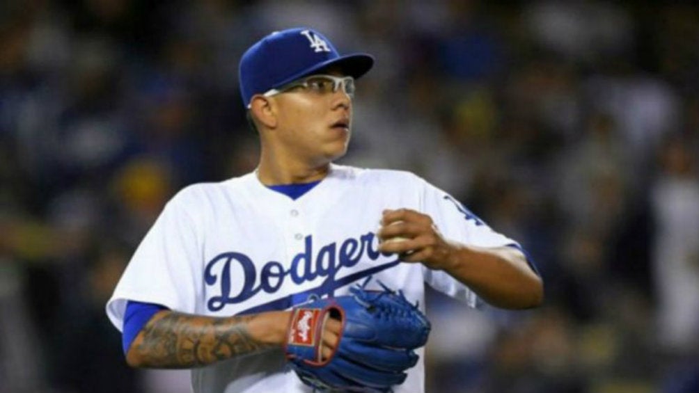 Julio Urías durante un partido de los Dodgers