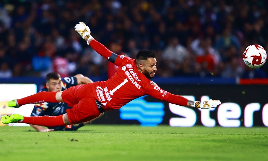 El gol de Federico Viñas al 'Pollo' Saldívar