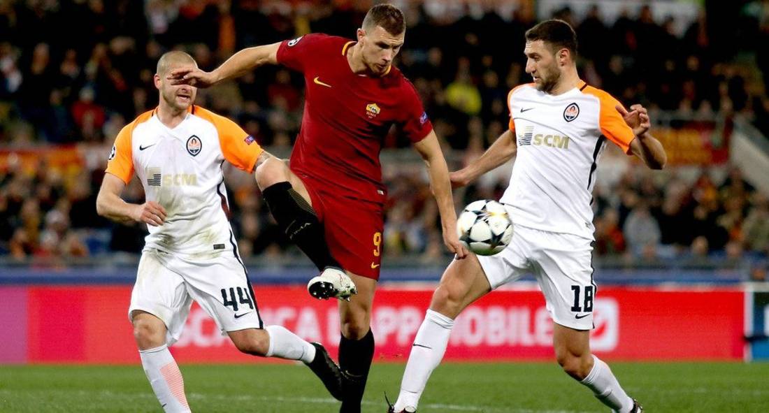 Edin Džeko en un juego ante Shakhtar Donetsk