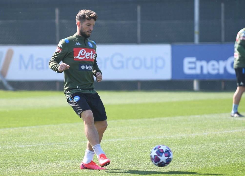 Mertens en un entrenamiento 