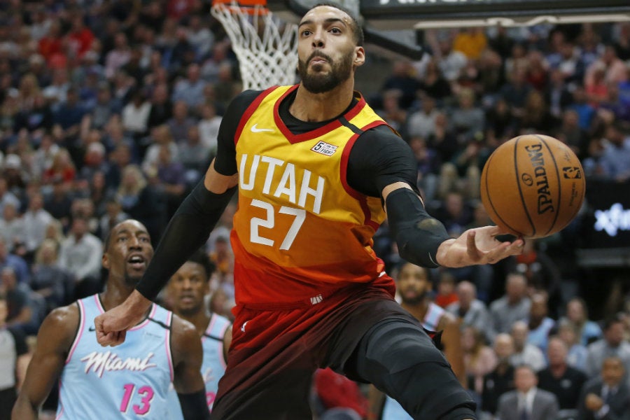 Rudy Gobert en juego con el Utah Jazz