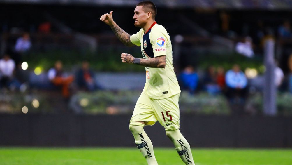 Nicolás Castillo celebrando su anotación con América