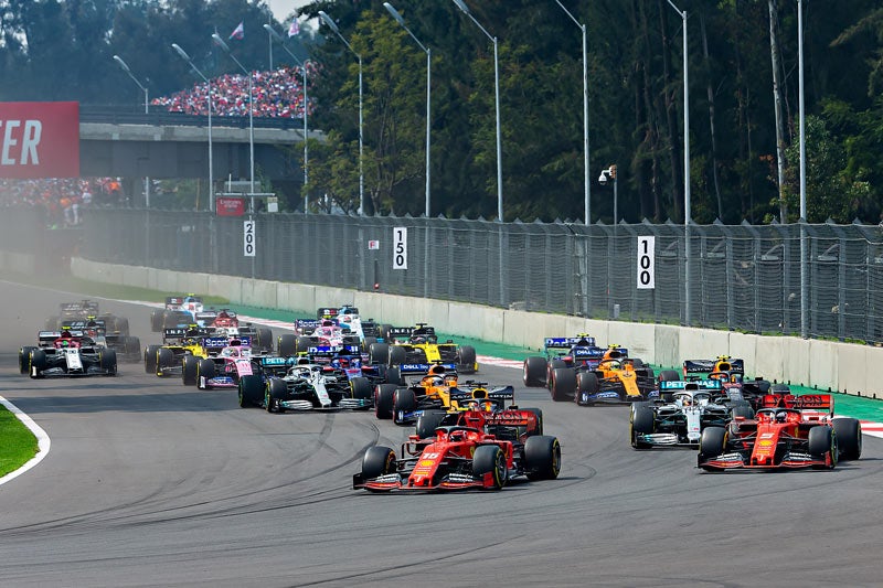 Monoplazas en un carrera de F1