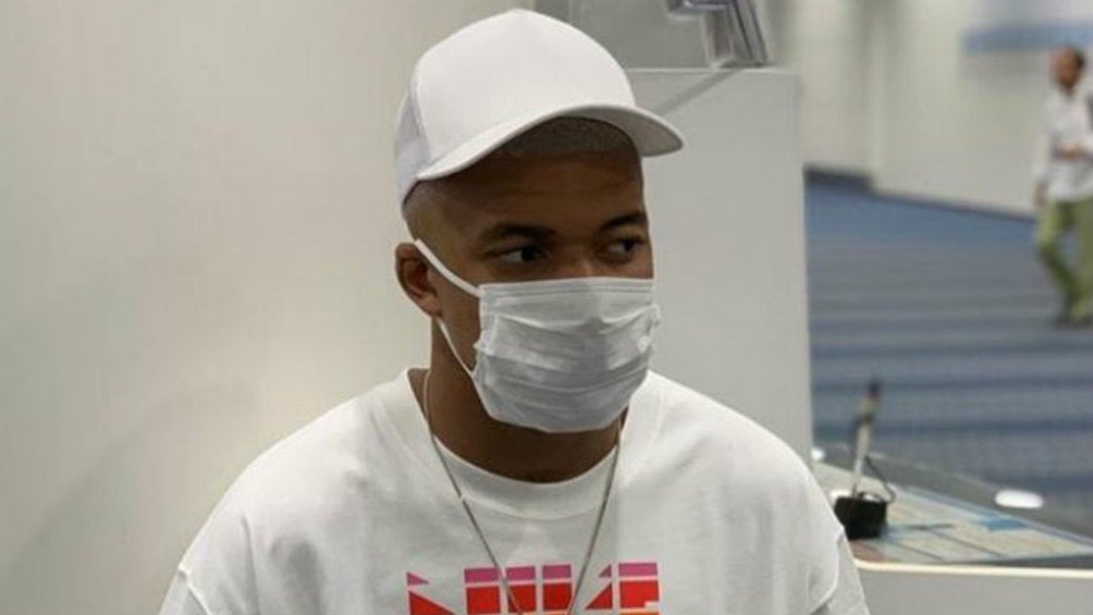 Kylian Mbappé con tapabocas