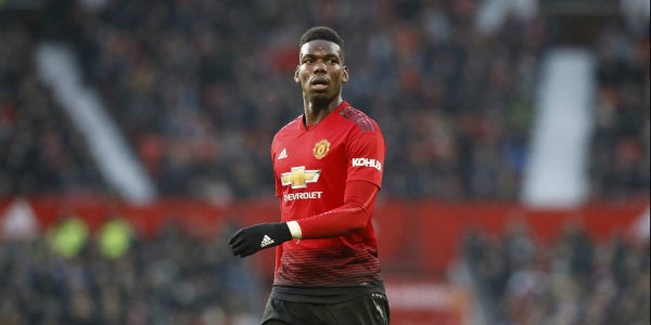 Paul Pogba en acción con Manchester United