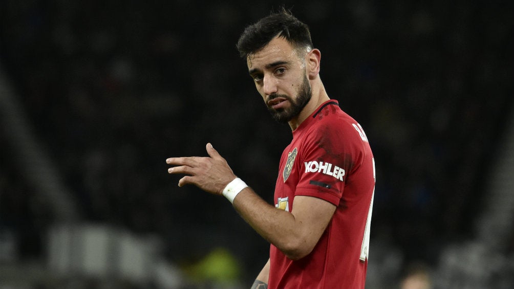 Bruno Fernandes durante un partido con el Manchester United