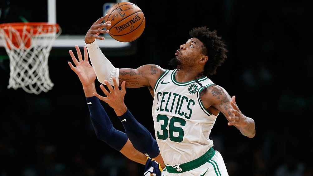 Marcus Smart, en una aproximación al aro