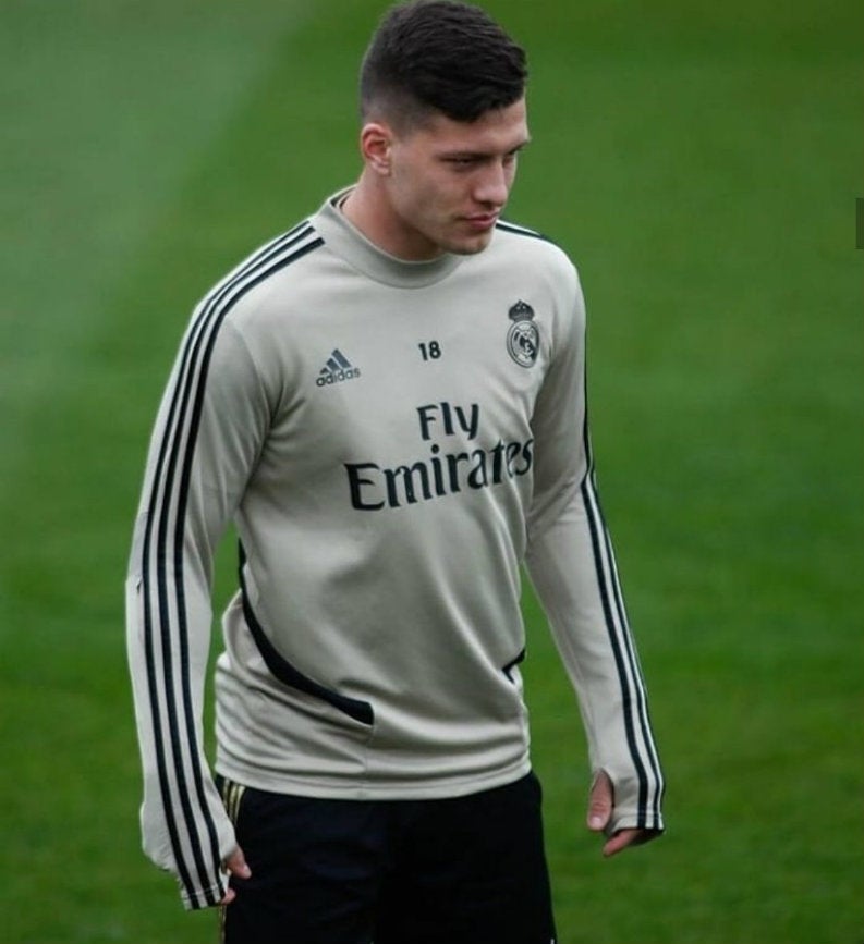 Luka Jovic durante un entrenamiento con el Real Madrid