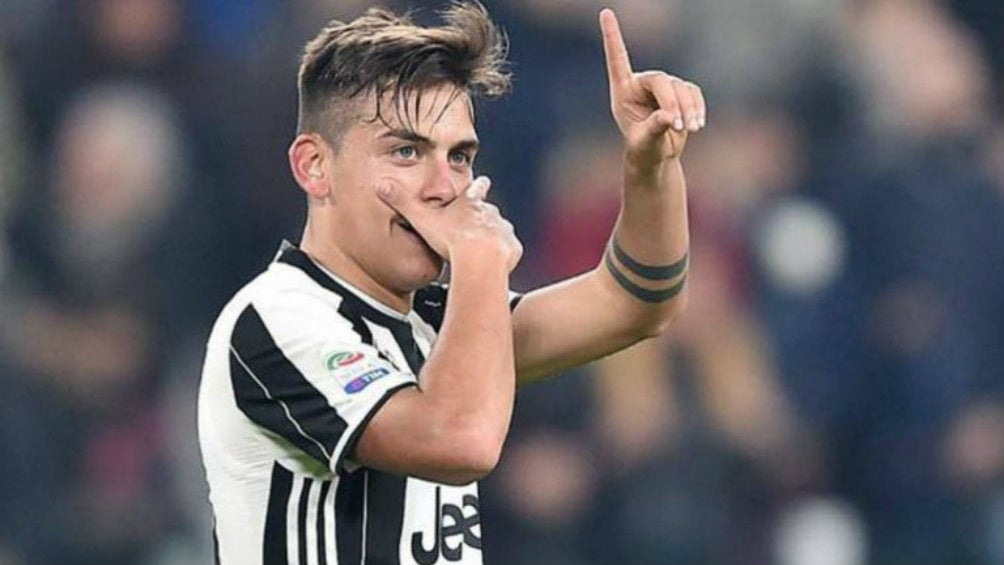 Paulo Dybala celebrando una anotación con la Juventus 