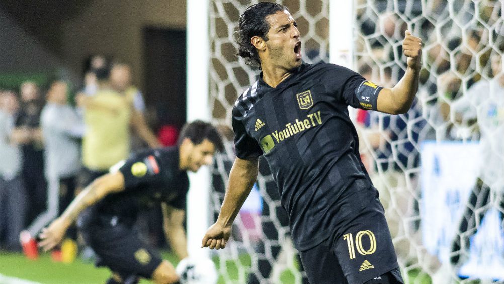 Carlos Vela celebra un gol con Los Ángeles FC