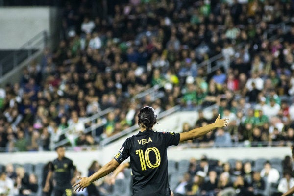 Carlos Vela celebra un gol con Los Ángeles FC