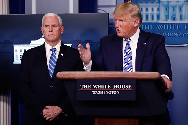 Trump y Pence, en conferencia de prensa