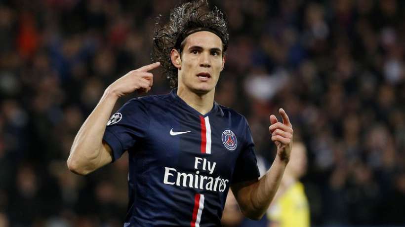 Cavani en partido con PSG