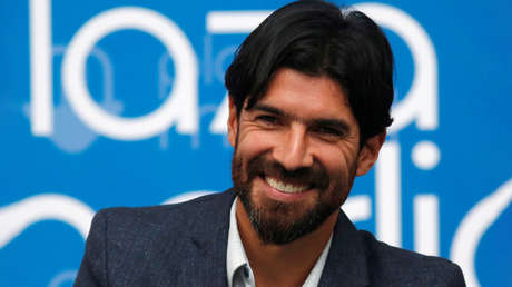 Sebastián Abreu en presentación