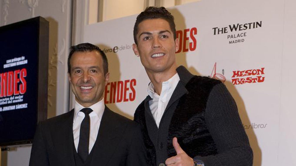 Mendes y CR7 durante un evento