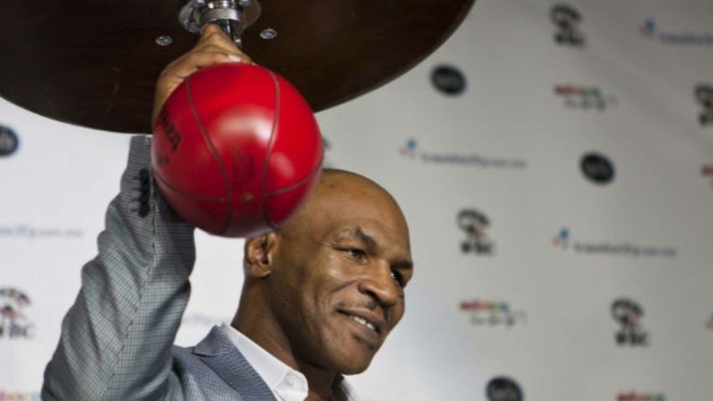 Mike Tyson en una conferencia de prensa 