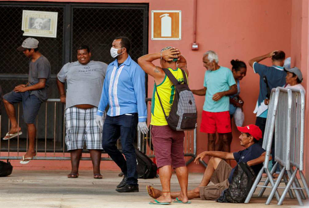 Ciudadanos de Brasil en una calle