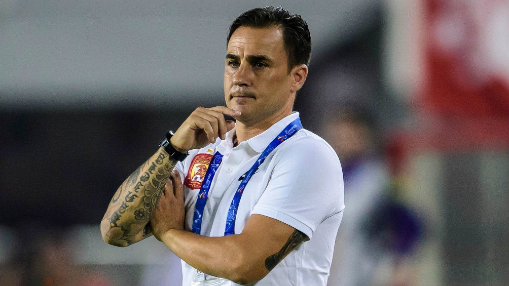 Fabio Cannavaro durante un partido con el Guangzhou Evergrande