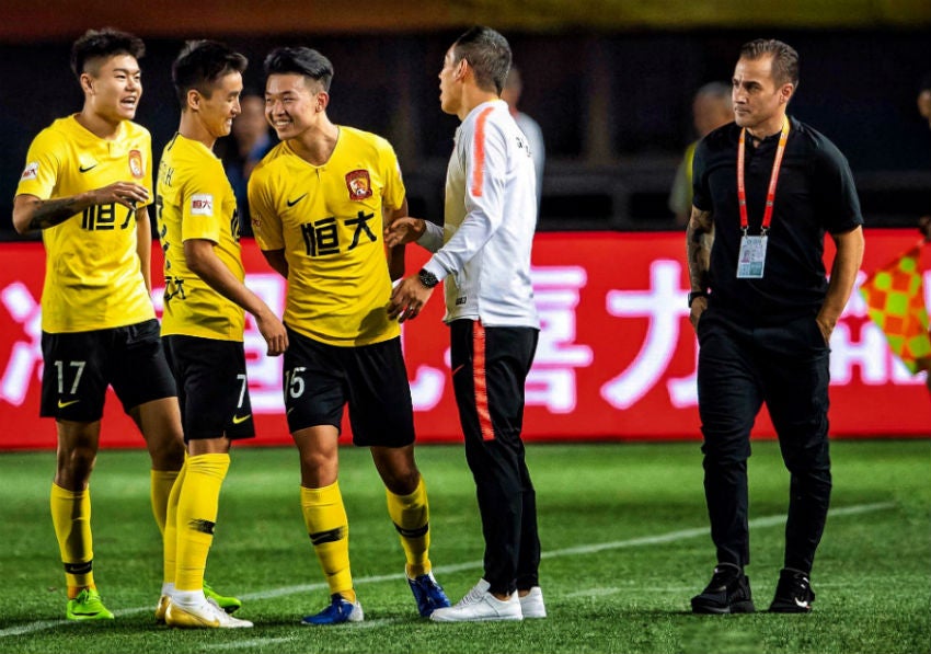 Fabio Cannavaro durante un partido con el Guangzhou Evergrande