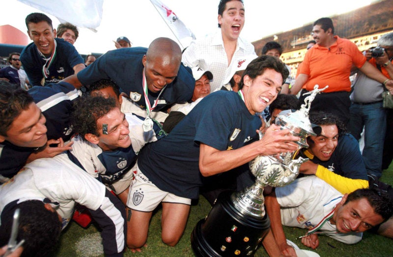 Pachuca en festejo de campeonato en 2006