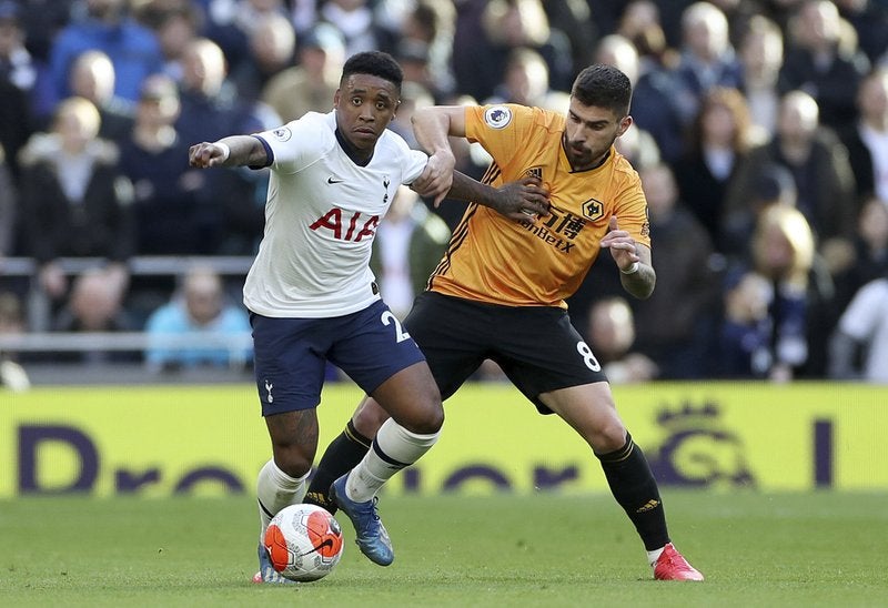 Steven Bergwijn en acción con Tottenham