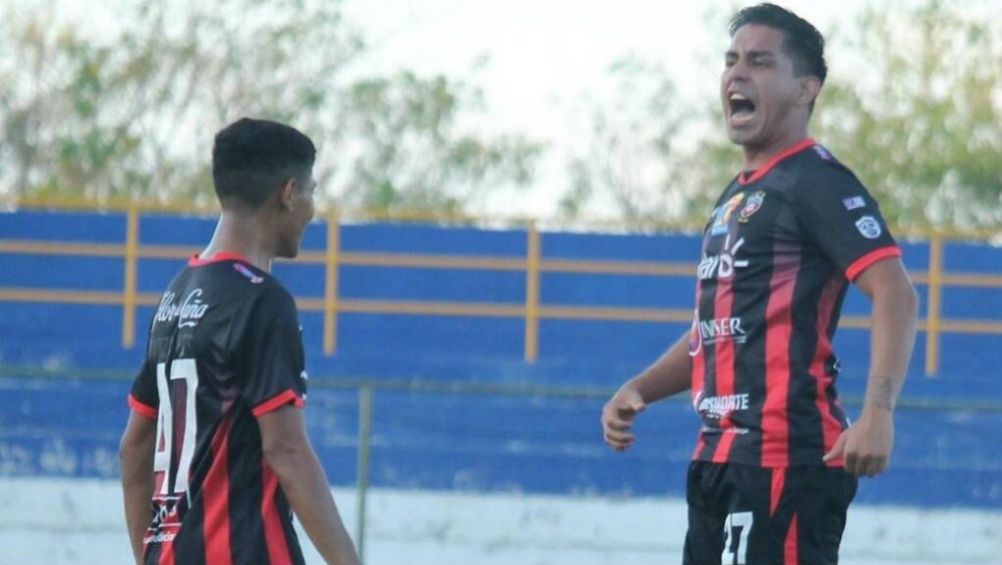 Fernando Villalpando celebrando un gol Walter Ferretti