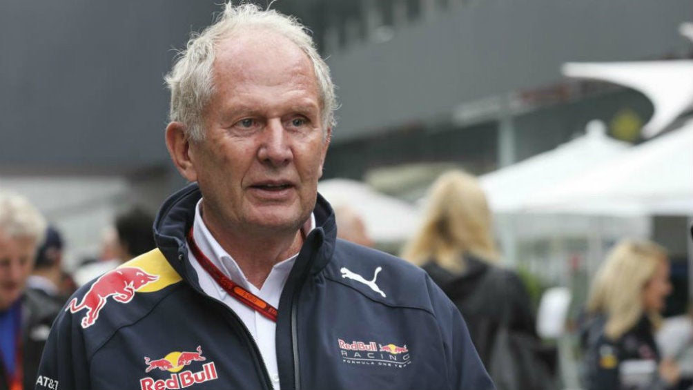 Helmut Marko con la escudería de Red Bull