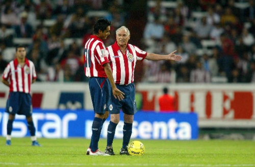 Sergio Santana y Salvador Reyes en un homenaje a Chava