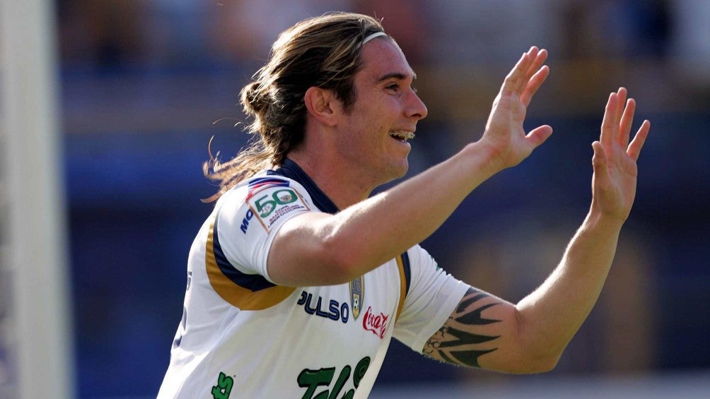 Jesús Palacios celebrando uno de los goles a San Lorenzo