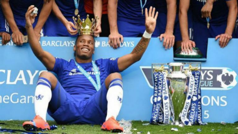 Drogba celebra título con Chelsea 