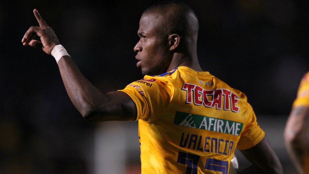 Enner Valencia en partido con Tigres