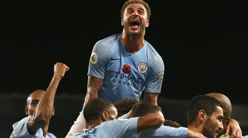 Kyle Walker celebrando un gol con Manchester City