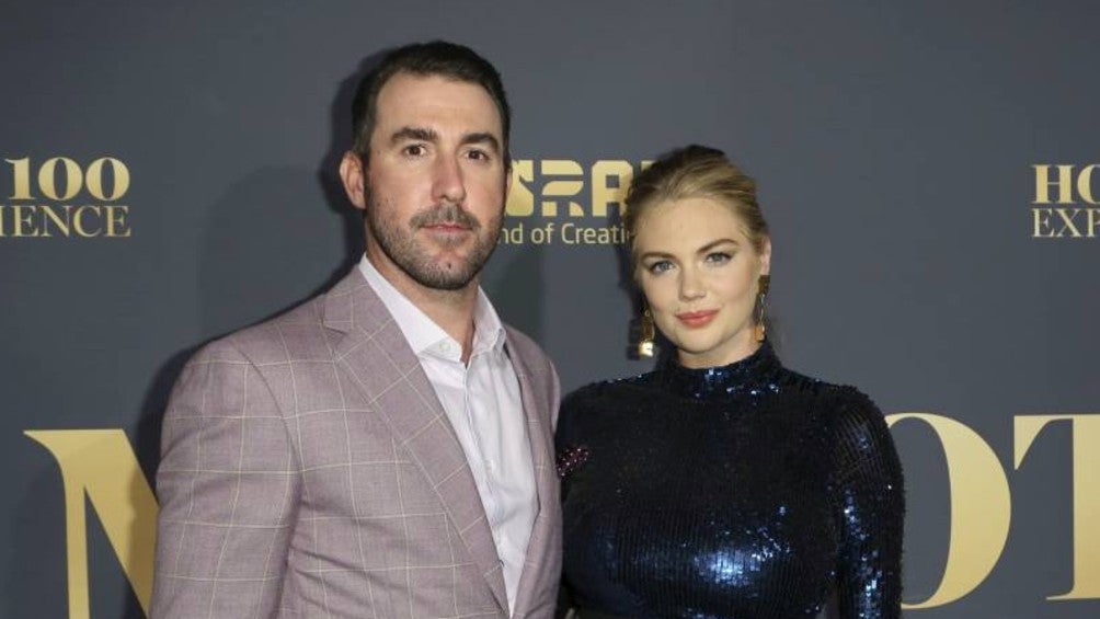 Justin Verlander y Kate Upton en una alfombra roja 